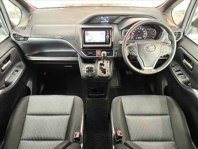 صورة 2 لـ 2014 Toyota VOXY