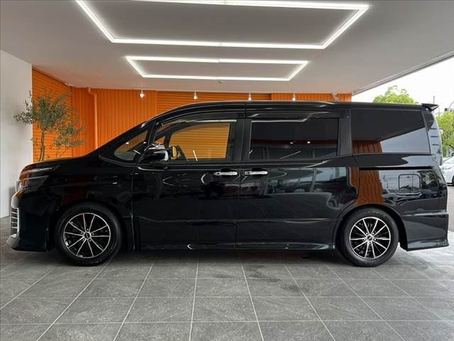 2014 Toyota VOXY — миниатюра 11