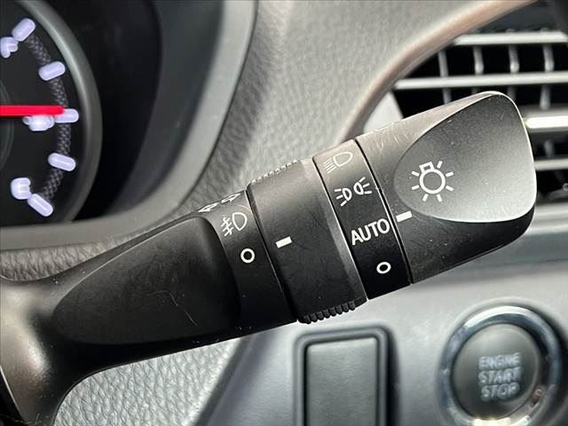 صورة 7 لـ 2014 Toyota VOXY
