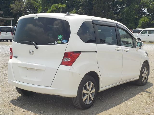 2008 Honda FREED — миниатюра 10