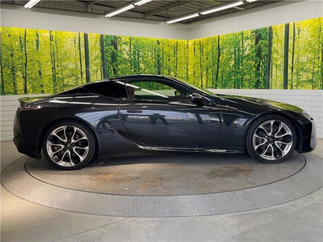 2017 Lexus LC thumbnail 26