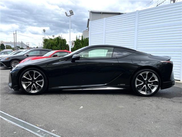 2017 Lexus LC — миниатюра 18