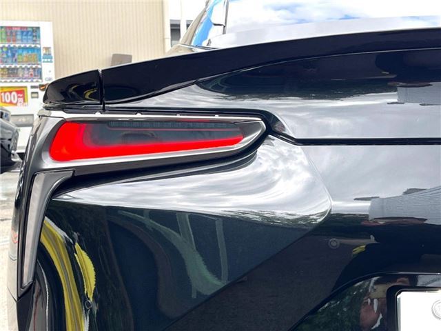 2017 Lexus LC — миниатюра 24