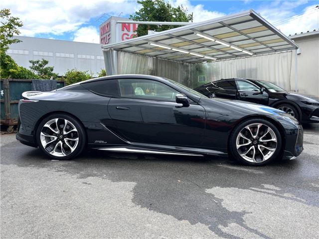2017 Lexus LC — миниатюра 30
