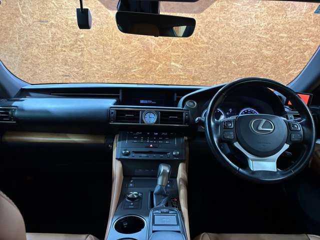 2015 Lexus RC thumbnail 15