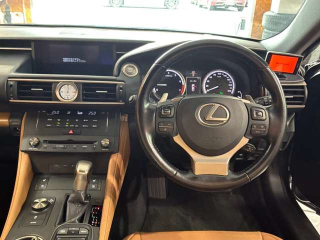 2015 Lexus RC thumbnail 16