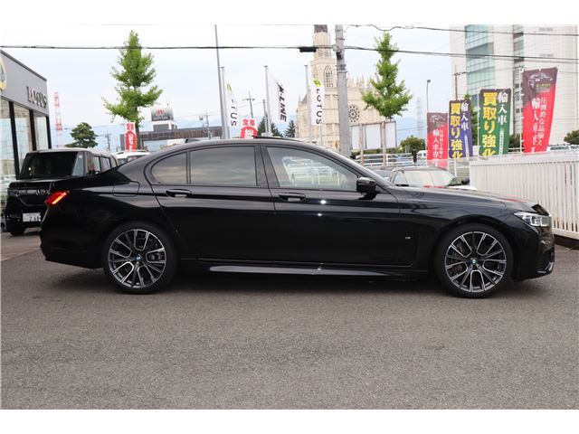 صورة 9 لـ 2021 BMW 7 SERIES