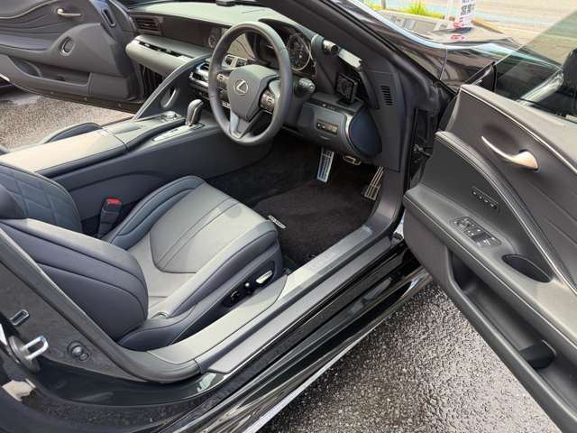 صورة مصغرة 15 لـ 2022 Lexus LC