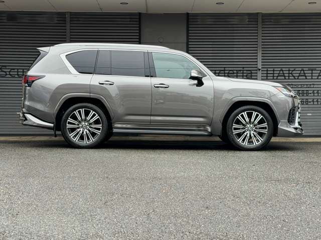 2025 Lexus LX — миниатюра 11