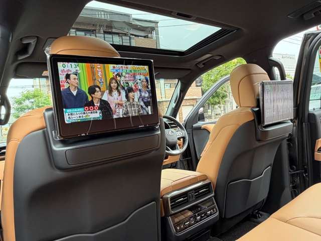 2025 Lexus LX — миниатюра 32