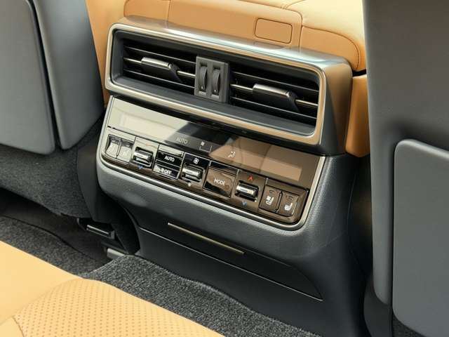 2025 Lexus LX — миниатюра 34