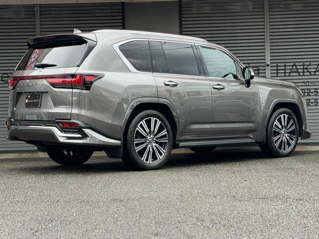 صورة 10 لـ 2025 Lexus LX