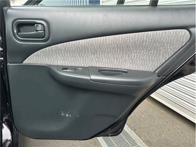 صورة مصغرة 32 لـ 1998 Nissan SUNNY