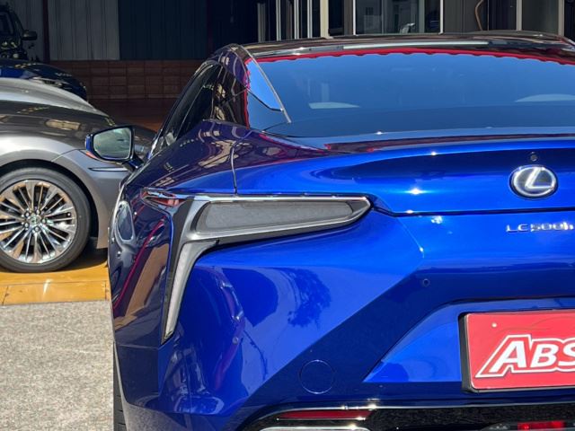 2018 Lexus LC — миниатюра 23
