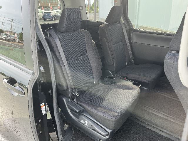 2016 Toyota NOAH — миниатюра 10