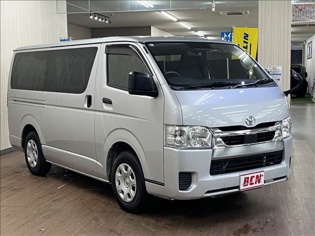 2022 Toyota HIACE 照片 3