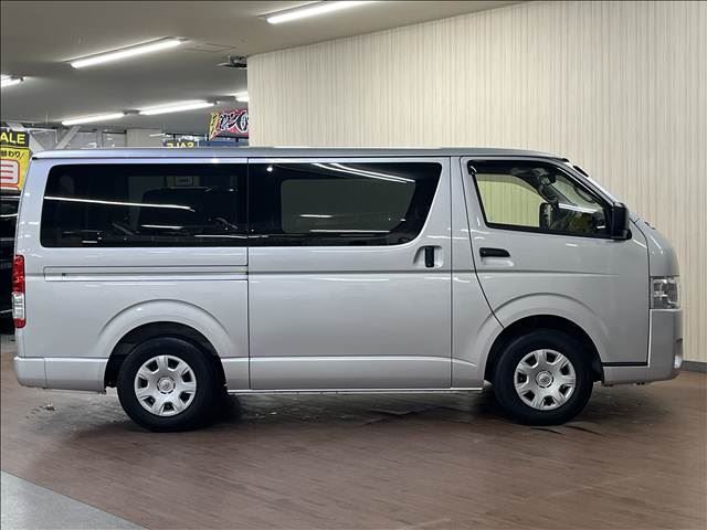 2022 Toyota HIACE 照片 8