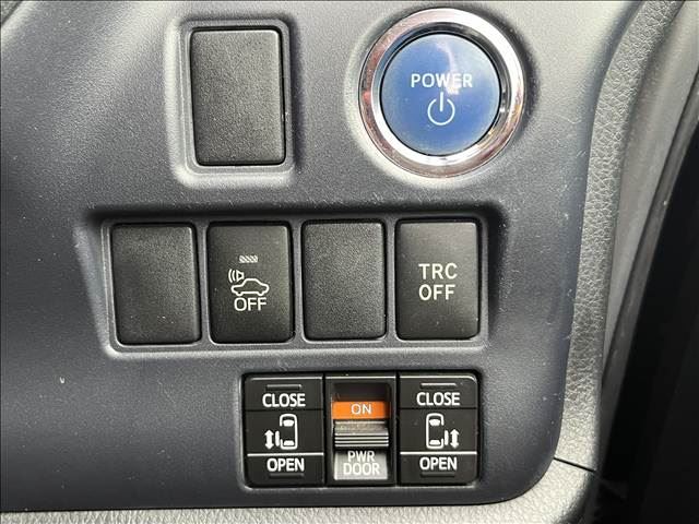صورة مصغرة 31 لـ 2014 Toyota VOXY