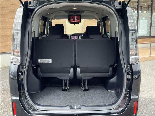 صورة 10 لـ 2014 Toyota VOXY