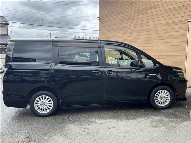صورة 5 لـ 2014 Toyota VOXY