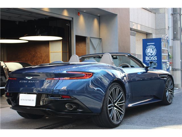 2024 Aston Martin DB12 VOLANTE — фото 12