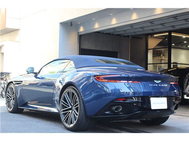 2024 Aston Martin DB12 VOLANTE — фото 13