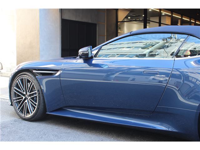 صورة مصغرة 17 لـ 2024 Aston Martin DB12 VOLANTE