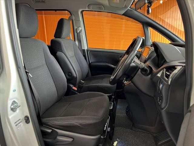 2014 Toyota VOXY 缩略图 16