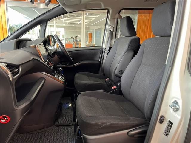 2014 Toyota VOXY 缩略图 17