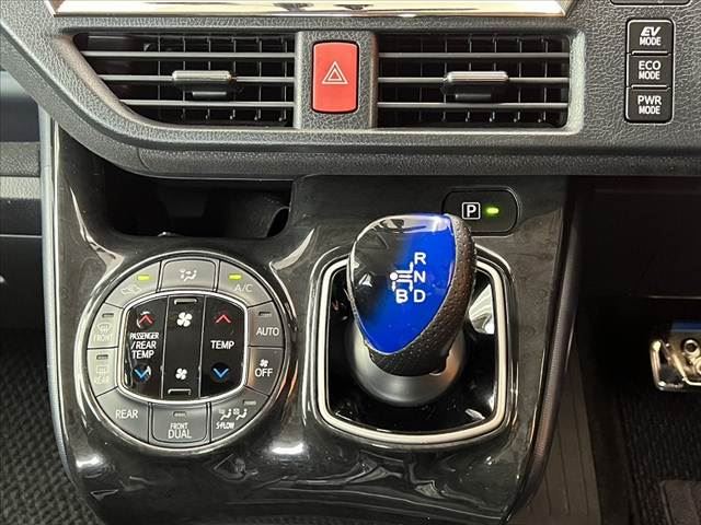 2014 Toyota VOXY 缩略图 25
