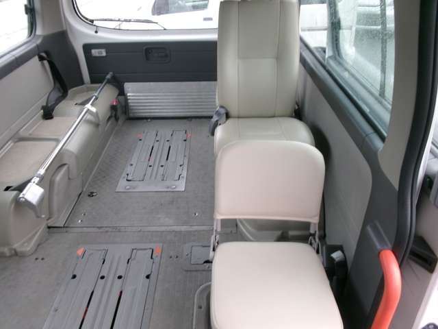 صورة مصغرة 13 لـ 2012 Nissan CARAVAN
