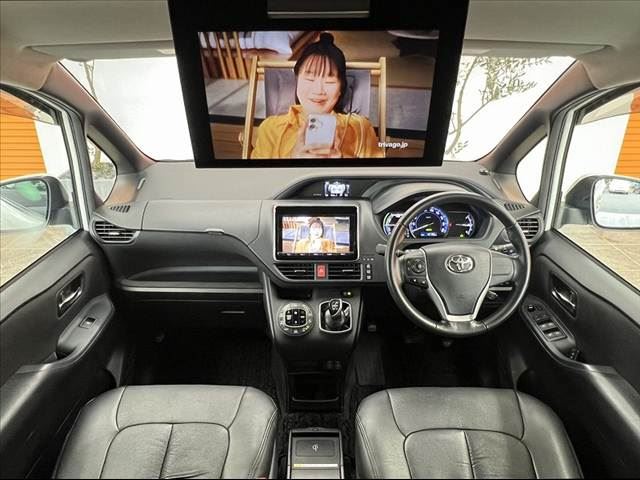 صورة مصغرة 2 لـ 2014 Toyota VOXY