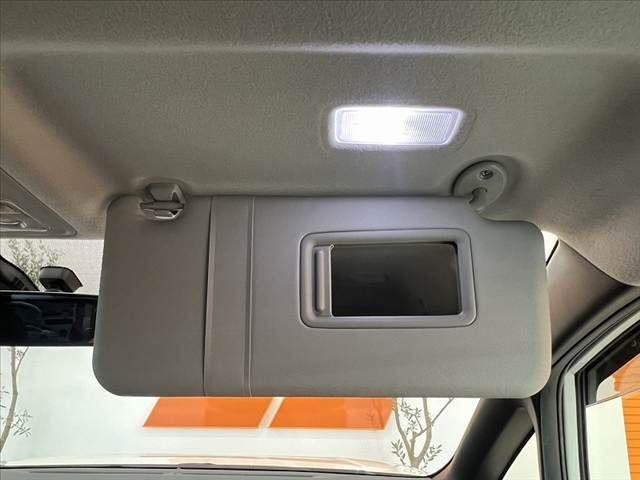صورة مصغرة 28 لـ 2014 Toyota VOXY