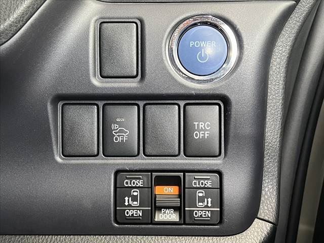 صورة مصغرة 6 لـ 2014 Toyota VOXY