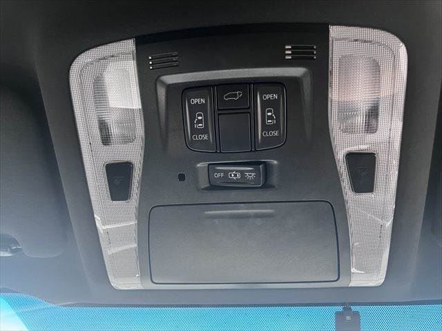 2017 Toyota VELLFIRE photo 9