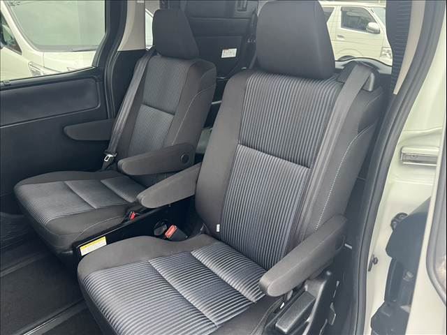 صورة مصغرة 16 لـ 2014 Toyota NOAH