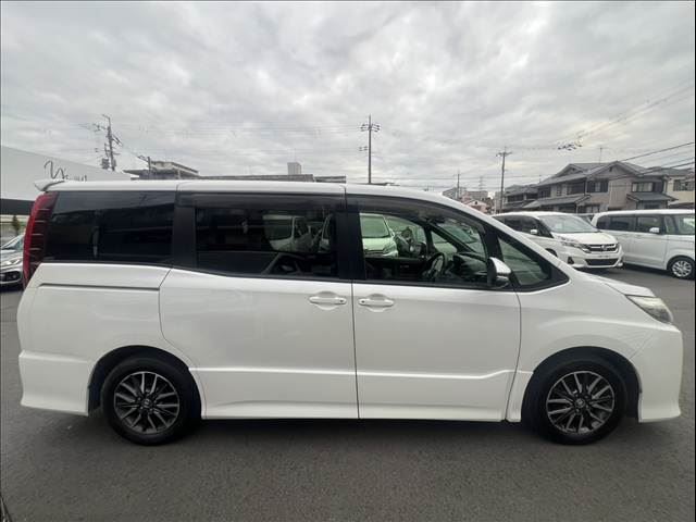 صورة مصغرة 6 لـ 2014 Toyota NOAH