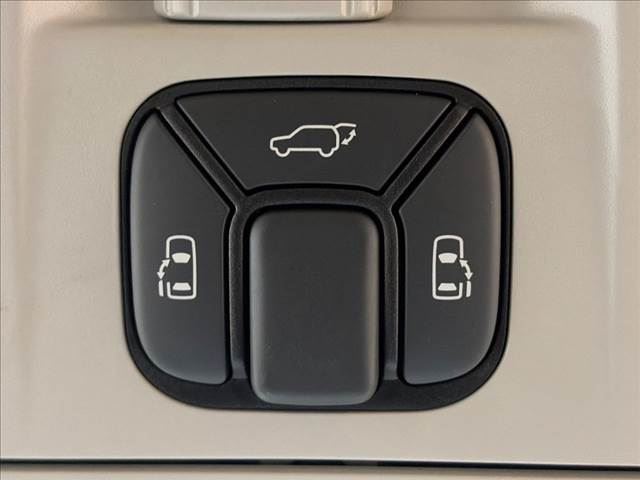 2013 Toyota VELLFIRE photo 8