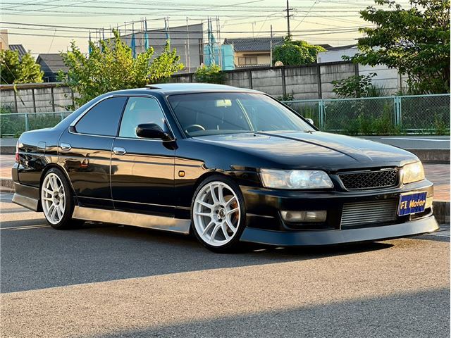 2000 Nissan LAUREL 照片 1