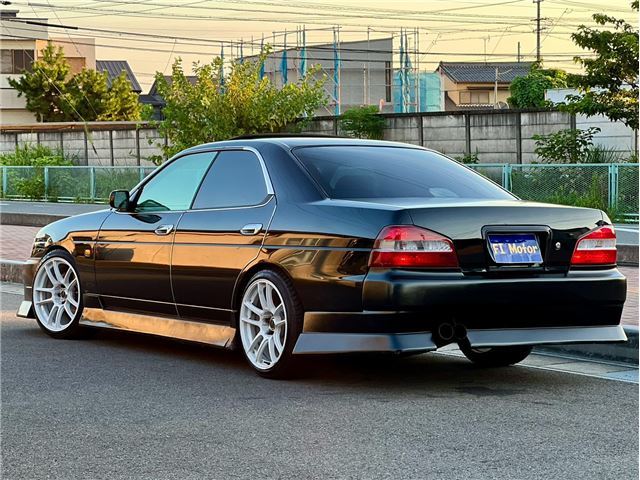 2000 Nissan LAUREL 照片 4