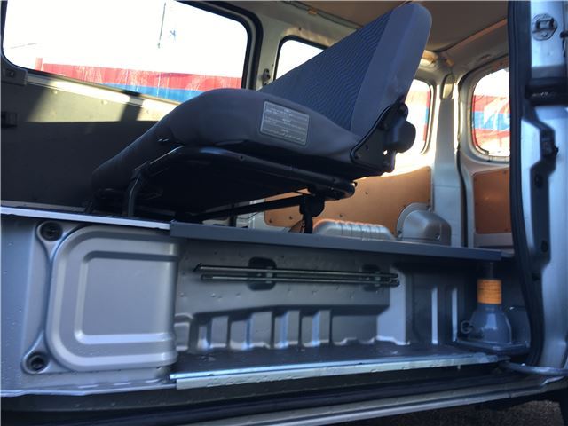 2003 Nissan CARAVAN 缩略图 46