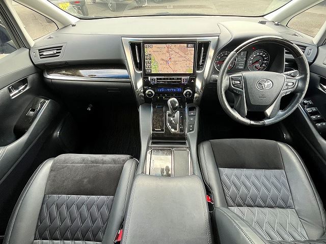 2016 Toyota VELLFIRE photo 2