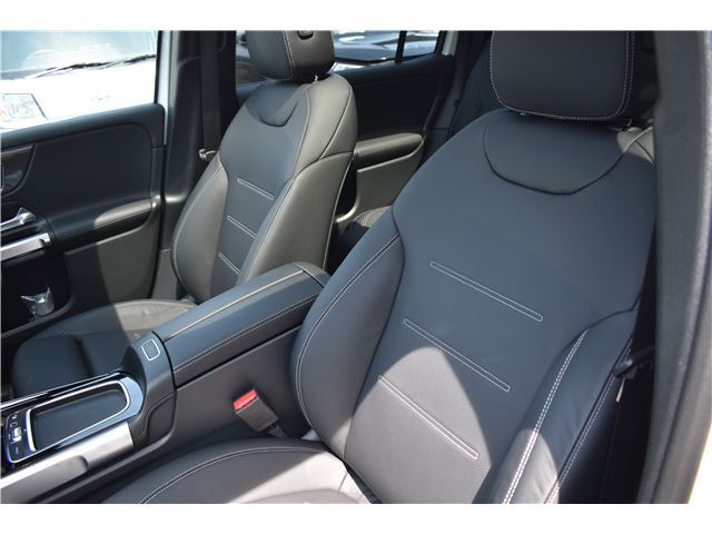 صورة مصغرة 47 لـ 2025 Mercedes-BENZ GLB-CLASS AMG