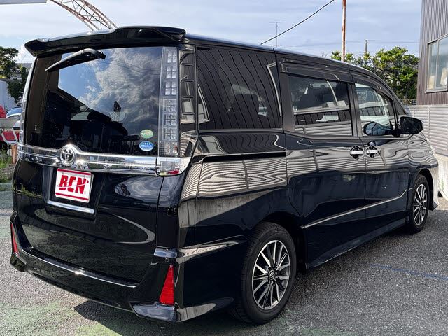 2015 Toyota VOXY 照片 3