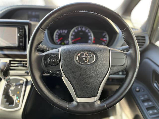 2015 Toyota VOXY — миниатюра 14
