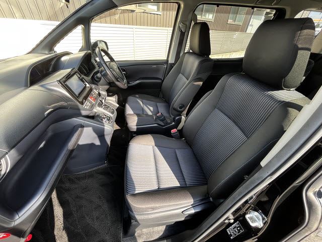 2015 Toyota VOXY — миниатюра 19
