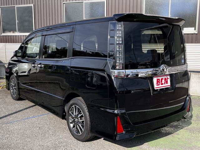 2015 Toyota VOXY 照片 9
