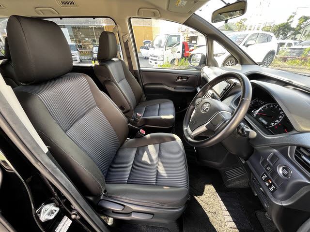 2015 Toyota VOXY 照片 4