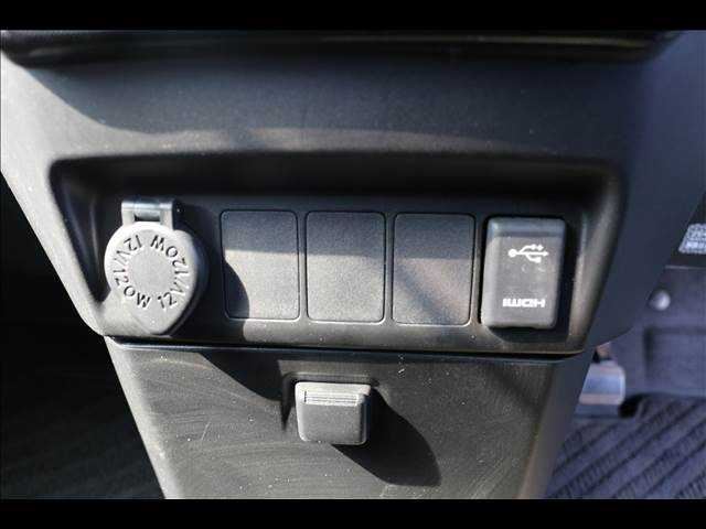 2017 Toyota ROOMY 缩略图 13