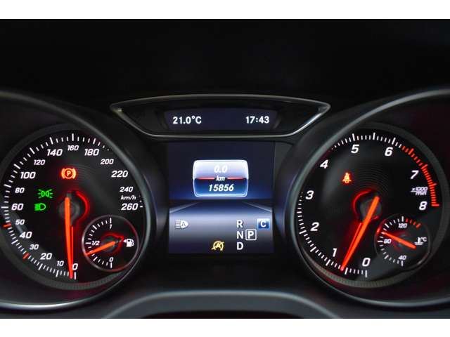 2019 Mercedes-BENZ GLA — миниатюра 30
